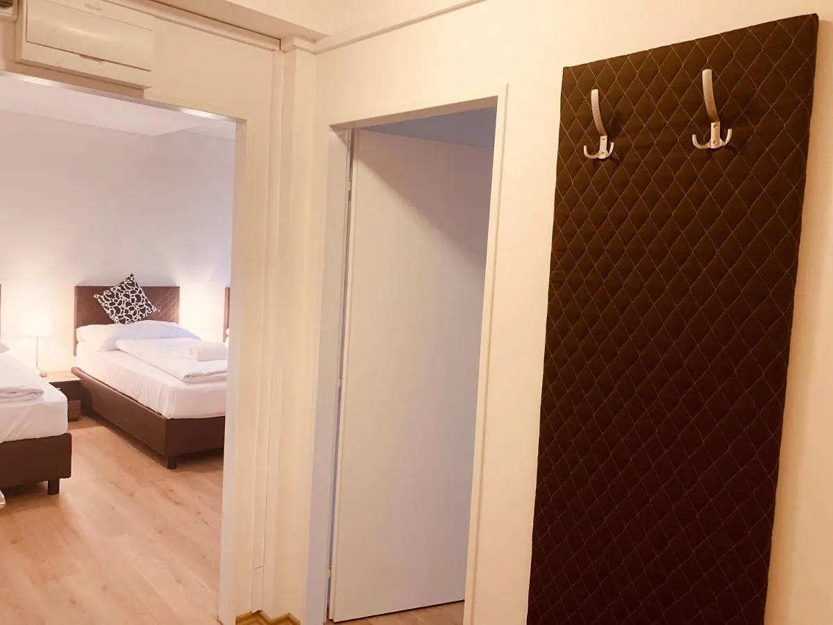 Blue Prague 7公寓式酒店